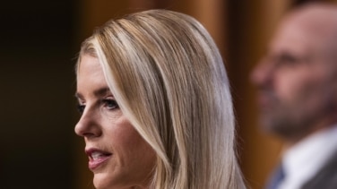 Trump destituye a la fiscal general de EEUU, Pam Bondi