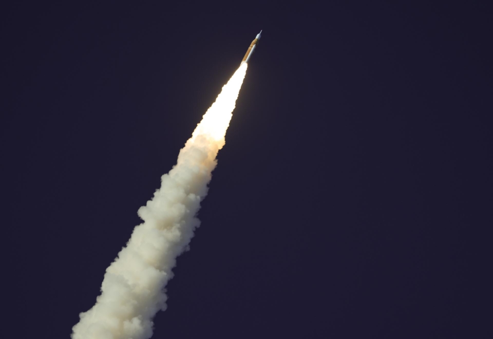 El cohete de lanzamiento de la misión Artemis II.