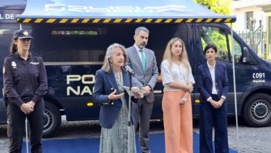 Bildu veta en sus municipios la oficina itinerante de la Policía para tramitar el DNI y el pasaporte