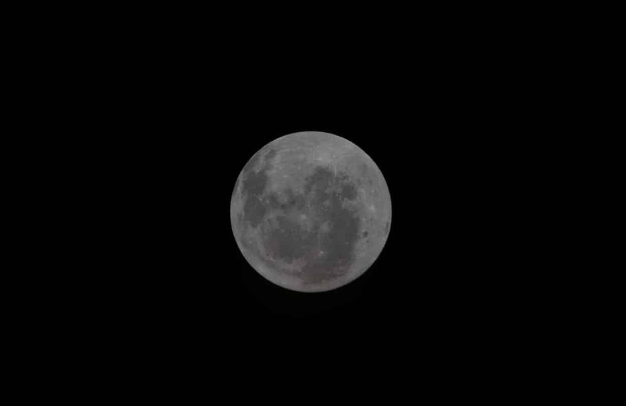 La NASA publica la primera imagen de la cara oculta de la Luna