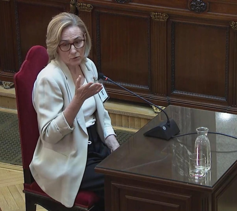 Las secretarias cantan