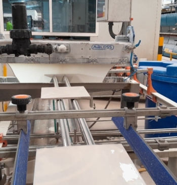 Un proyecto puntero valenciano busca convertir los residuos cerámicos en pavimento de alto rendimiento