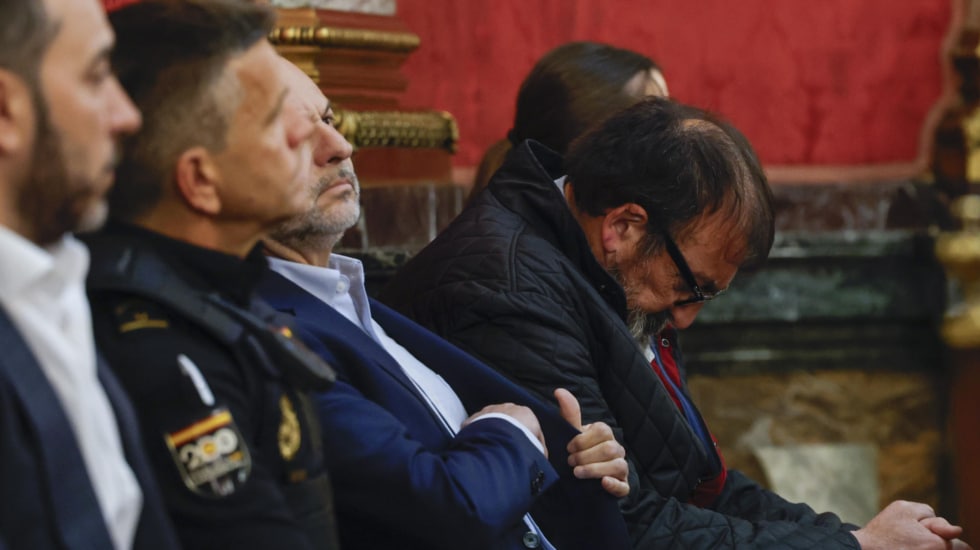 El hijo de Ábalos niega haber hablado "en clave" con Koldo y justifica los pagos a su padre: "Todo era de mis ingresos"