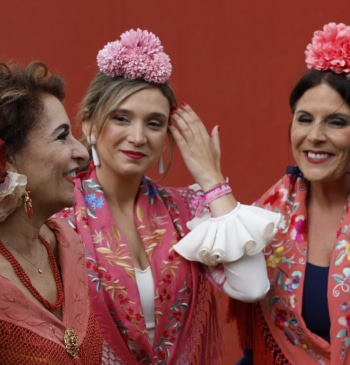 Montero evita centrar su campaña en los pactos PP-Vox: "Esa es su [...]