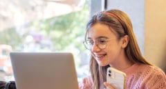 Sin comisiones, sin complejidad y desde el móvil: así es la nueva experiencia joven de Santander