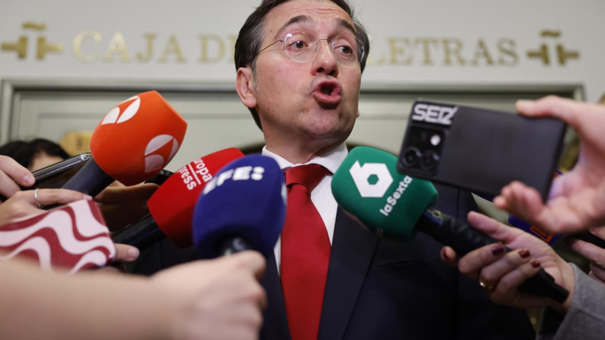 María Corina en su sitio (y Albares en un bolsillo)