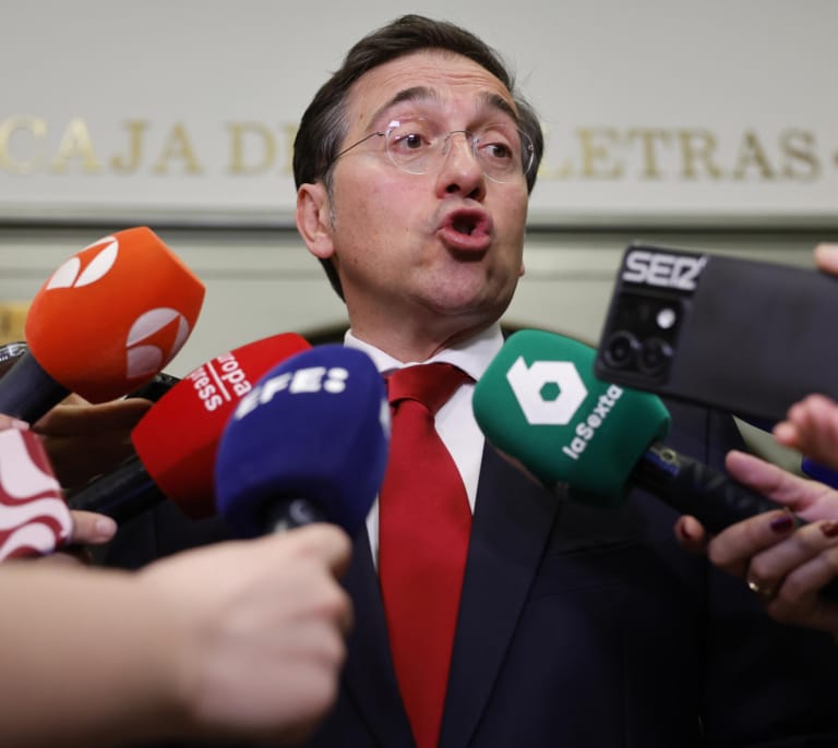 María Corina en su sitio (y Albares en un bolsillo)