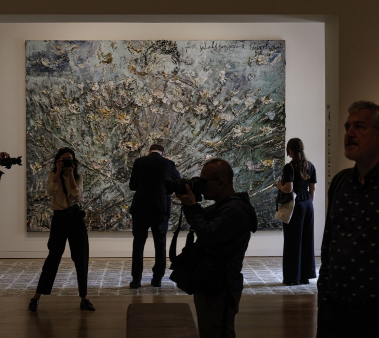 "Era dura, oscura y había algo que me atraía": Hortensia Herrero lleva a Valencia su pasión por Anselm Kiefer