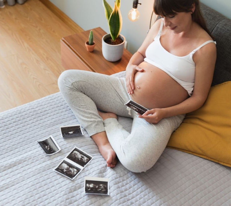 La edad media de la maternidad por reproducción asistida se estabiliza en 38-39 años en los últimos cinco años
