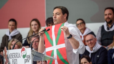 Pradales: "¿Sacaron a Franco de su tumba y no son capaces de traer un cuadro a Euskadi?"