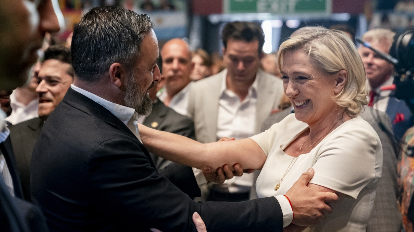 Santiago Abascal, líder de Vox, y la dirigente de Reagrupación Nacional, Marine Le Pen, en un encuentro en Madrid.