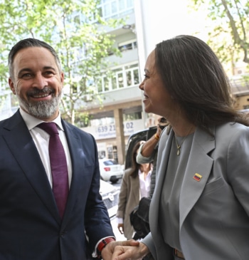 Vox, entre Dios y Trump: el enredo de sus alianzas internacionales