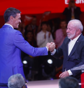 Sánchez proclama el fin de la ola ultra: "Las derechas no gritan [...]