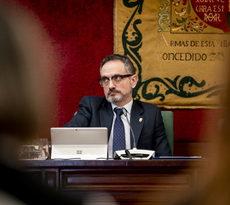 Sin noticias de Móstoles: ni el alcalde ni el PP saben nada de la denuncia de la ex concejal que denunció acoso sexual