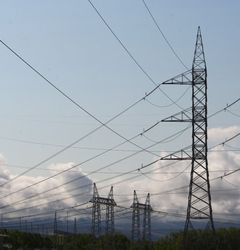 Invertir en la red eléctrica: una necesidad y un negocio cada vez [...]