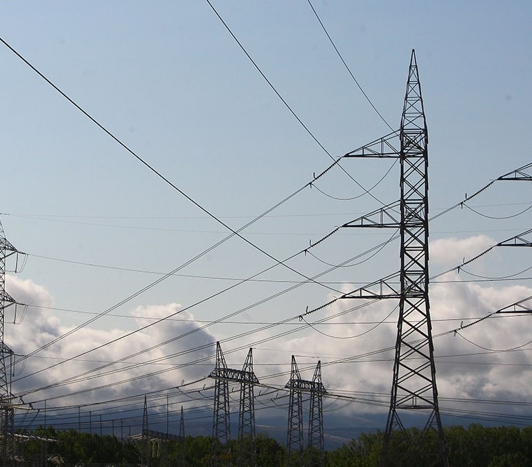 Invertir en la red eléctrica: una necesidad y un negocio cada vez más rentable para las energéticas