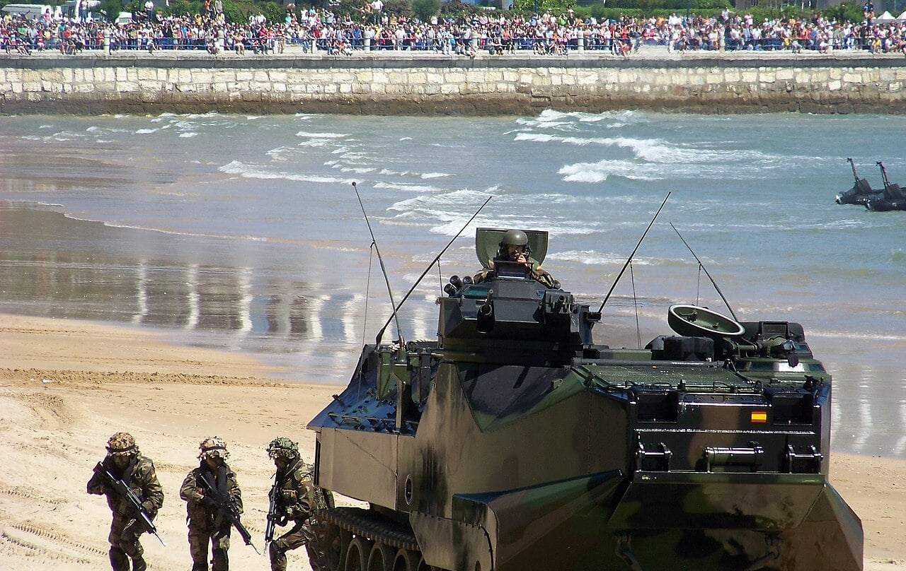 Los VACIM: los anfibios blindados de asalto para operar en modo supervivencia que unirán a Indra e Iveco