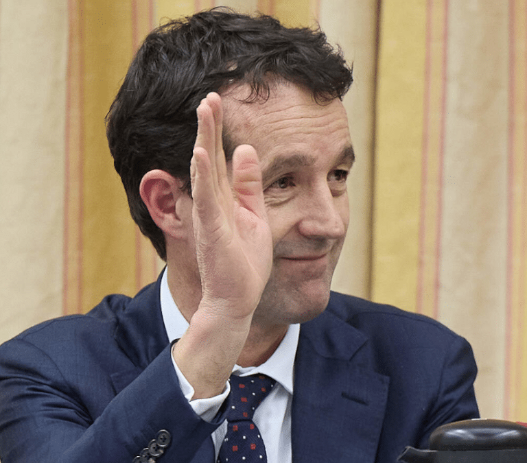 El Gobierno ejecuta a Escribano en Miércoles Santo