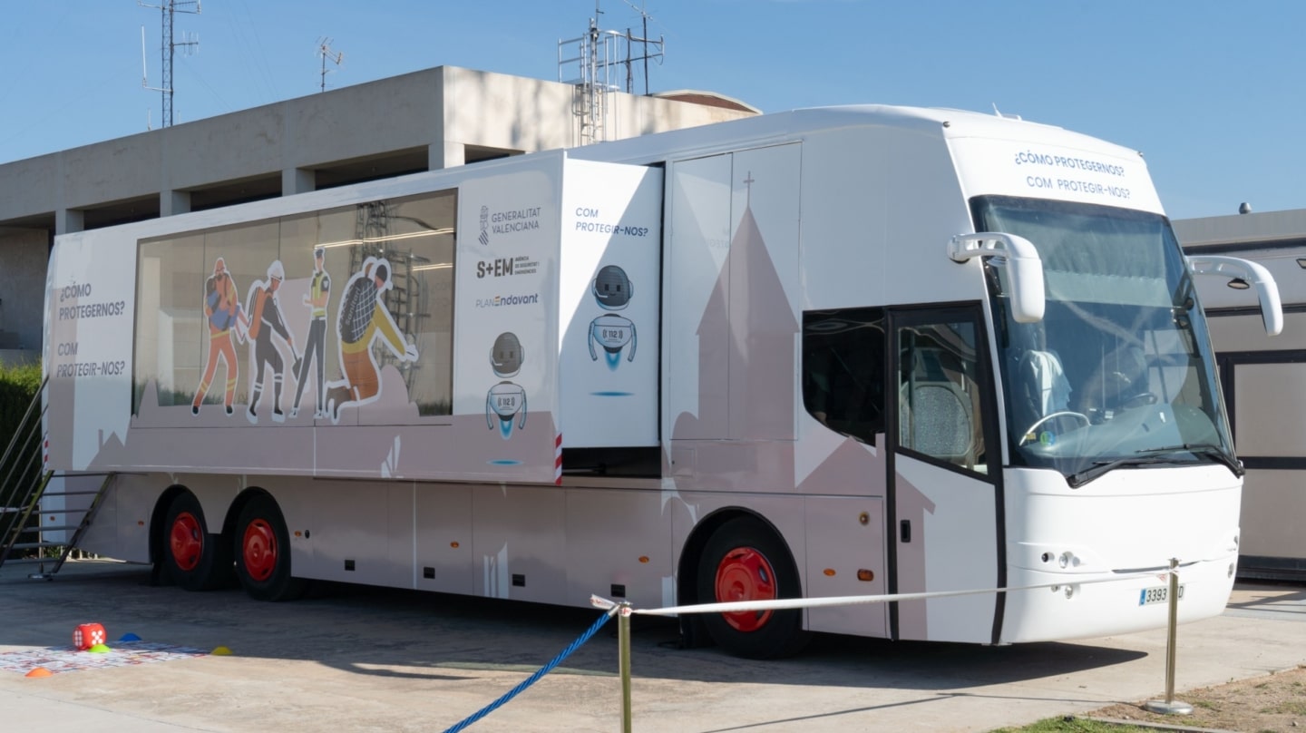 Un autobús interactivo recorrerá la Comunitat Valenciana para enseñar a la ciudadanía a actuar ante catástrofes