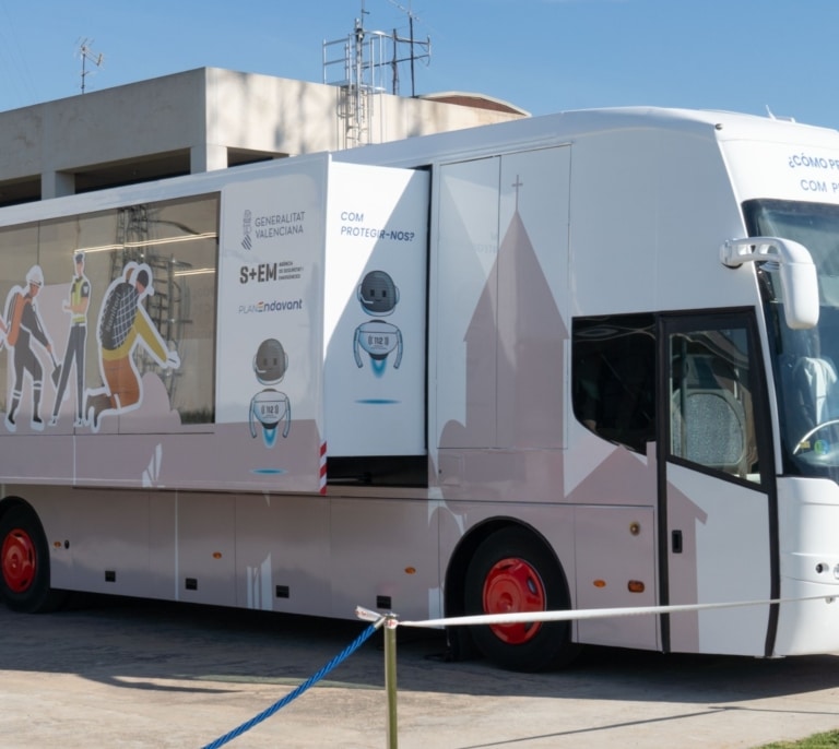 Un autobús interactivo recorrerá la Comunitat Valenciana para enseñar a la ciudadanía a actuar ante catástrofes