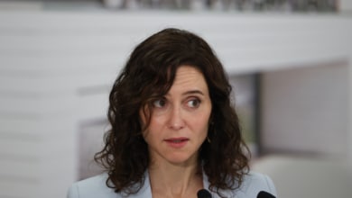 Pelea por el Guernica de Piccaso: Ayuso insiste en llamar "cateto" al presidente del País Vasco