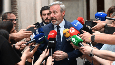 Azcón supedita la "prioridad nacional" del pacto con Vox a los informes jurídicos y niega cambios en la atención sanitaria
