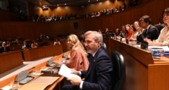 Azcón acusa a Urtasun de alinearse con la "ofensiva independentista" contra el traslado de las pinturas de Sijena