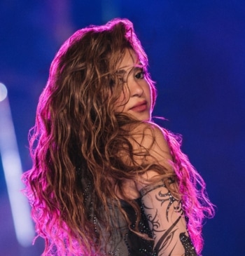 Shakira se une a Anitta en 'Choka Choka'