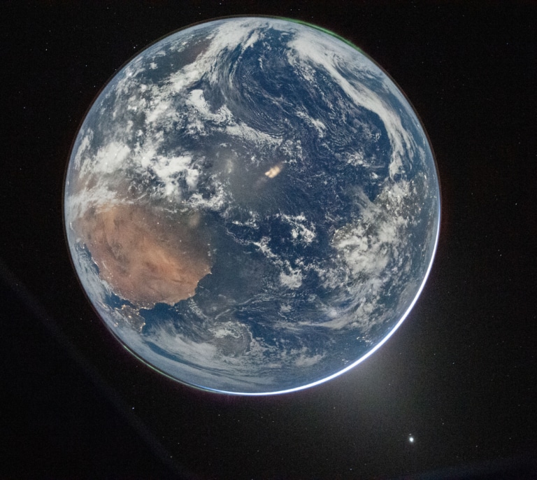 Así se ve la Tierra desde la nave Orión camino a la Luna