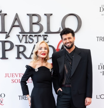 Carmen Lomana y Javi de Hoyos en el estreno de 'El diablo viste de Prada 2' en Madrid