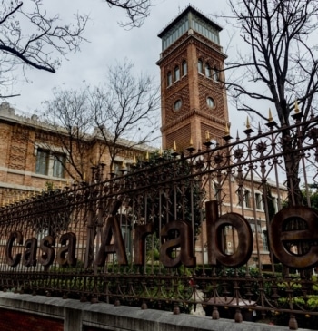 Veinte años de Casa Árabe: gestión deficiente y "situación financiera crítica" de [...]