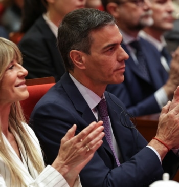 El Gobierno proclama su "vergüenza" por el procesamiento de Begoña Gómez y [...]