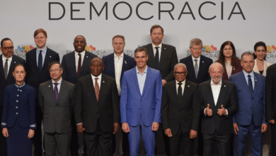 Sánchez busca confirmarse en Barcelona como líder de la izquierda global anti-Trump