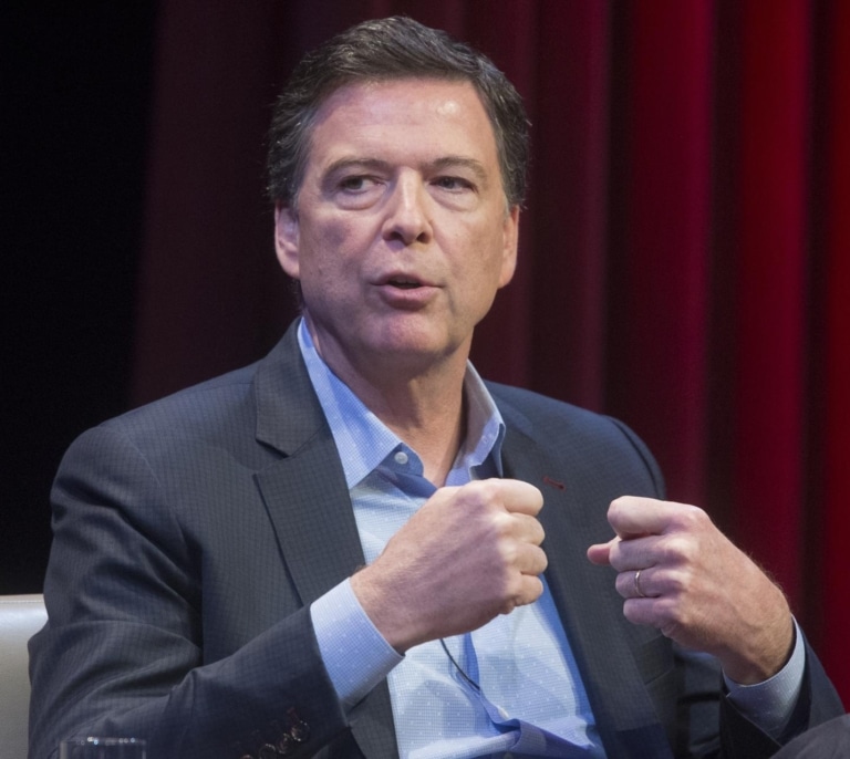 Imputan por segunda vez al exdirector del FBI James Comey por un polémico post sobre Trump