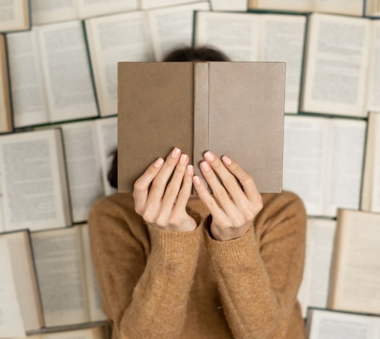 10 libros perfectos para celebrar el Día del Libro 2026: te van a enamorar