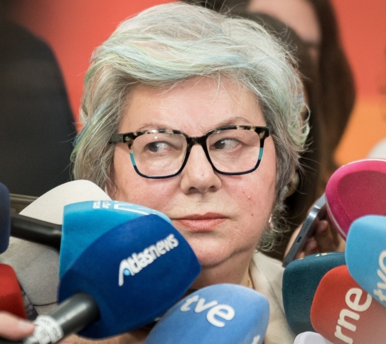 Dolores Vázquez reclama una indemnización tras recibir la medalla de Igualdad: "Es el Gobierno quien tiene que decidir"