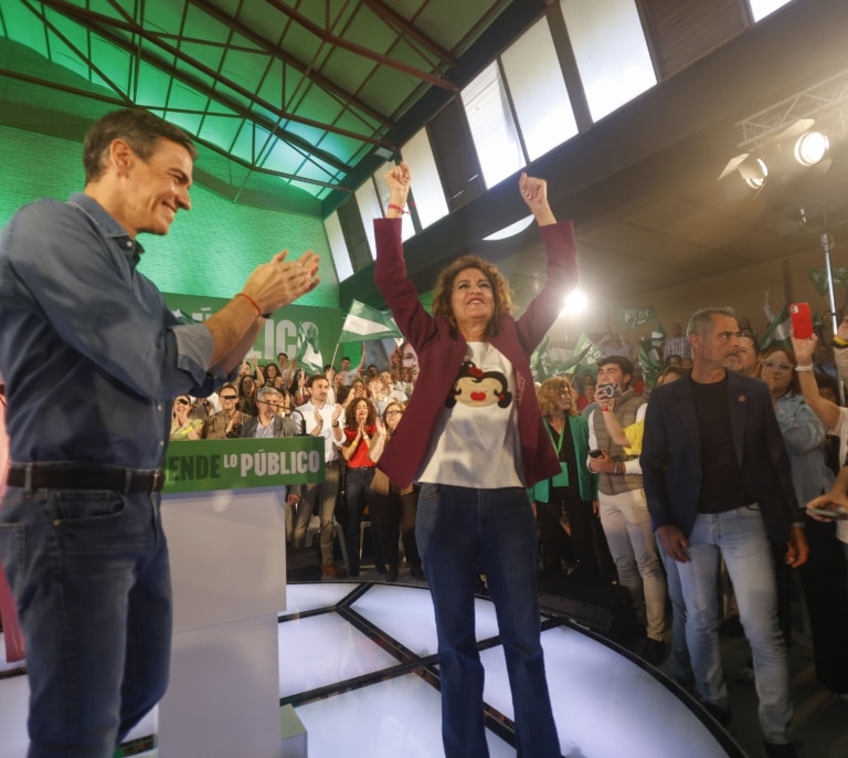 Sánchez embiste contra la "prioridad nacional" de PP y Vox y defiende "una España que no deja a nadie atrás"