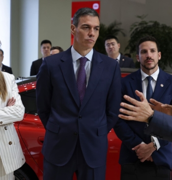 El Gobierno, indignado por la "salvajada" del procesamiento de Begoña Gómez: "Es [...]