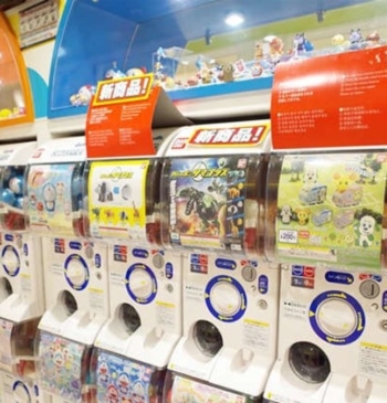 Por qué te enganchas a los 'gachapones', los juguetes más rentables de [...]