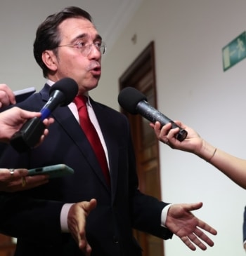 Albares reabre la embajada en Teherán para respaldar "el esfuerzo por la [...]