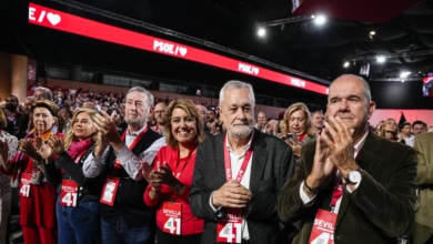 Montero recupera a Griñán y a Rodríguez de la Borbolla para reivindicar los 37 años del PSOE en la Junta