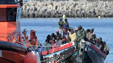El Gobierno aprueba 2,5 millones de emergencia para destruir cayucos de inmigrantes