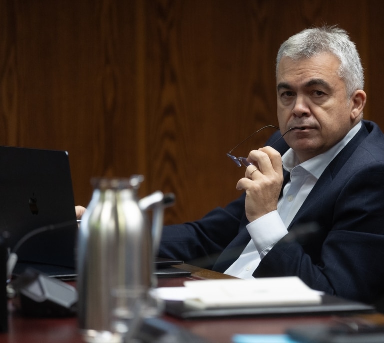 El juez atribuye a Cerdán un "papel superior" en la trama de Leire Díez para desbaratar las causas contra el PSOE