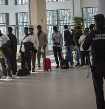 El Gobierno seguirá adelante con la regularización de inmigrantes pese al aviso [...]