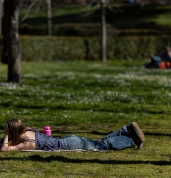 España duerme poco, duerme peor y paga el precio en salud: “A [...]