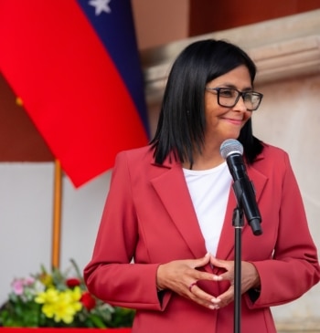 EEUU retira a Delcy Rodríguez de su lista de sancionados tras ocho [...]