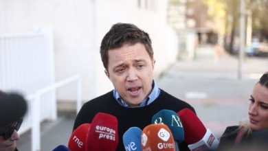Errejón ratifica ante el juez su querella a Mouliaá sin la presencia de la actriz por baja médica