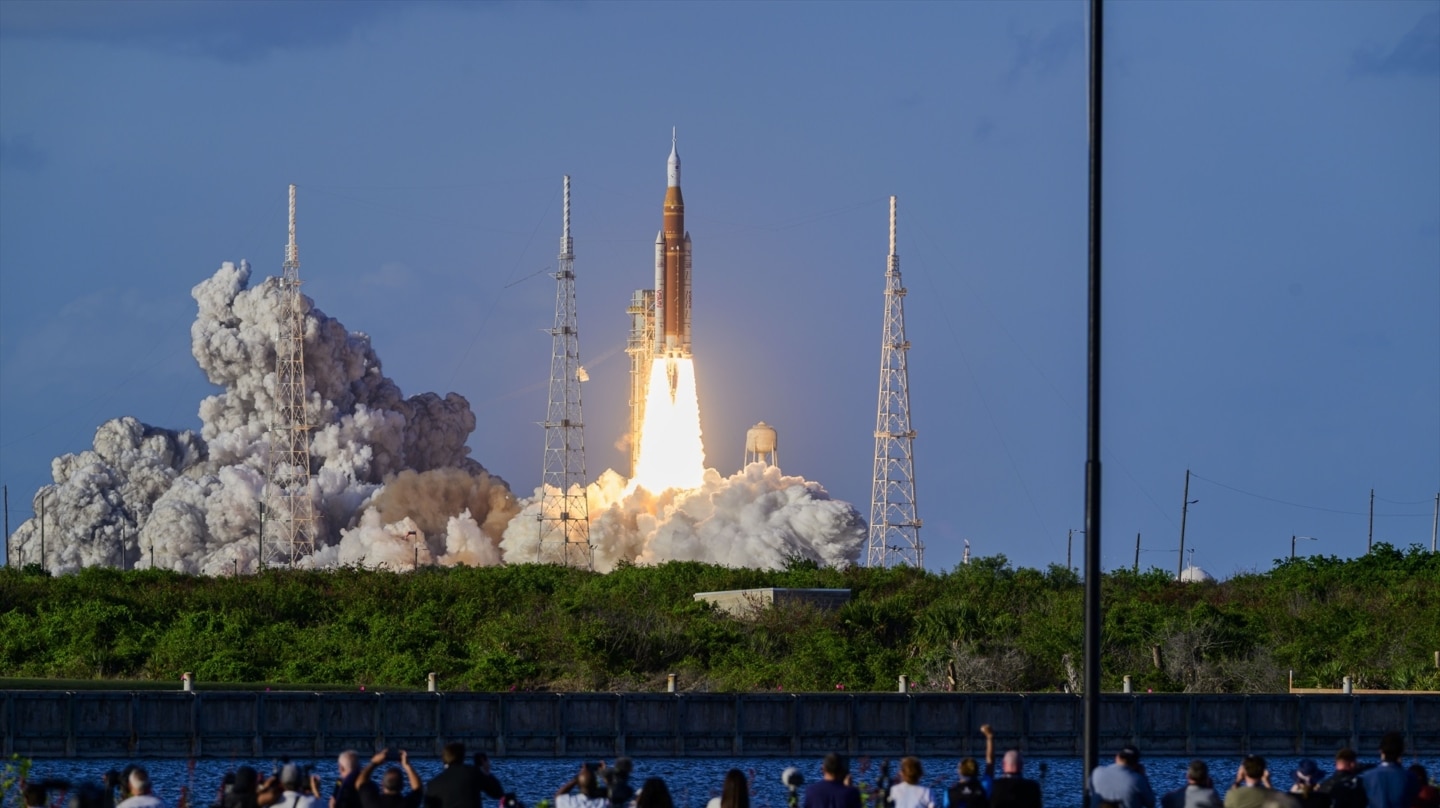 La Artemis II inicia la carrera por la colonización de la Luna