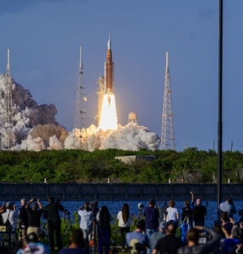La Artemis II inicia la carrera por la colonización de la Luna
