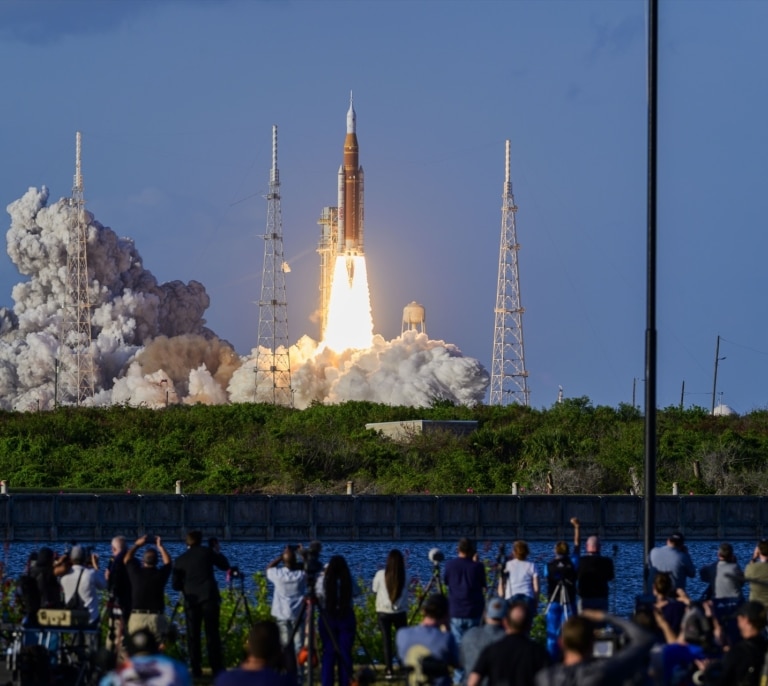 La Artemis II inicia la carrera por la colonización de la Luna